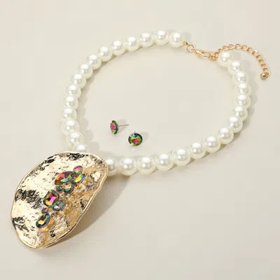 Fashnzfab Glass Stone Embellished Hammered Metal Abstract Plate Pendant Accent Chunky Pearl Necklace In White