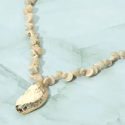 Fashnzfab Gold Conch Pendant Natural Seashell Necklace In Neutral