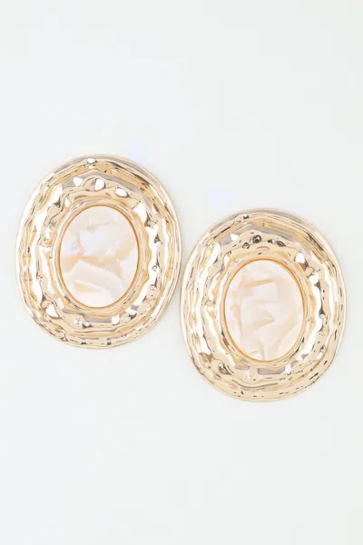 Fashnzfab Hammered Marble Disc Earrings In Gold