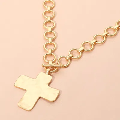 Fashnzfab Hammered Matte Metal Cross Pendant Chunky Chain Toggle Necklace In Gold