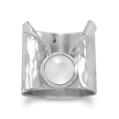 Fashnzfab Hammered Mother Of Pearl Lapel Design Ring In Silver