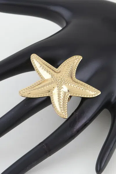 Fashnzfab Hammered Scale Starfish Statement Ring In Gold