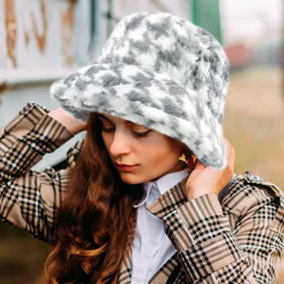 Fashnzfab Houndstooth Patterned Faux Fur Bucket Hat In Gray