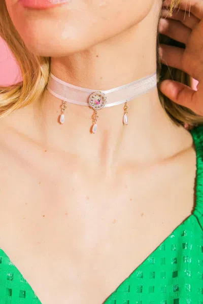 Fashnzfab Reminiscent Lace Choker In White