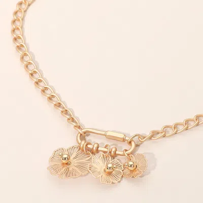 Fashnzfab Metal Cutout Triple Flower Charm Carabiner Pendant Chain Necklace In Gold