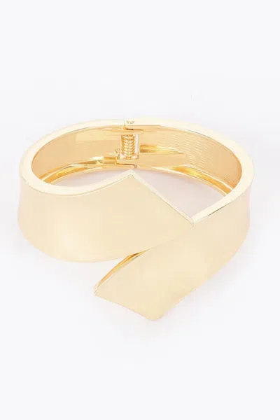 Fashnzfab Metal Spring Hinge Bracelet In Gold