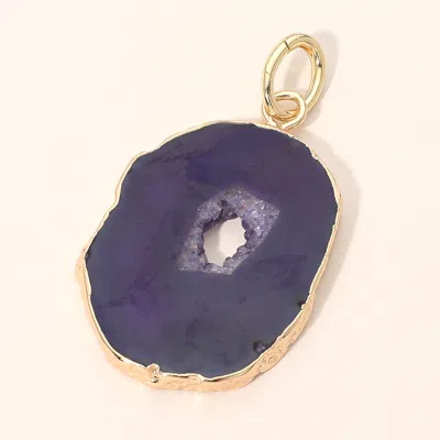 Fashnzfab Natural Cutout Center Oval Geode Slice Pendant In Blue