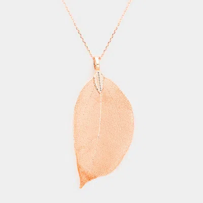 Fashnzfab Natural Dipped Filigree Leaf Pendant Necklace In Gold
