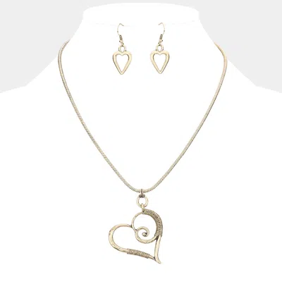 Fashnzfab Open Heart Vintage Metal Necklace In Gold