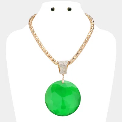 Fashnzfab Oversized Round Glass Stone Pendant Pointed Necklace In Green