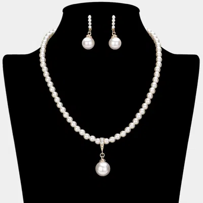 Fashnzfab Pearl Pendant Pointed Necklace In Metallic