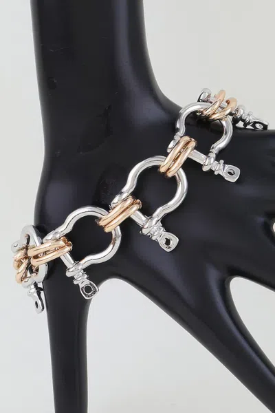 Fashnzfab Polished Horseshoe Toggle Bracelet In Gold