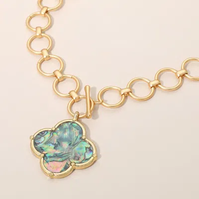 Fashnzfab Quatrefoil Pendant Accent Ring Chain Link Toggle Necklace In Pattern