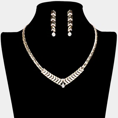 Fashnzfab Rhinestone Paved V Shaped Necklace - Gold In Metallic