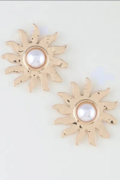 Fashnzfab Rising Sun Pearl Stud Earrings In Orange