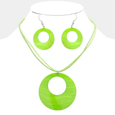 Fashnzfab Round Mother Of Pearl Pendant Necklace In Green