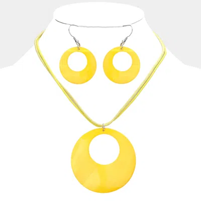 Fashnzfab Round Mother Of Pearl Pendant Necklace In Yellow