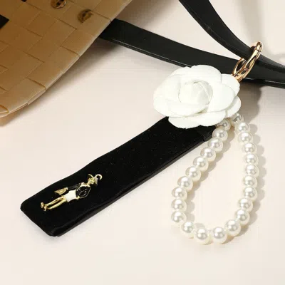 Fashnzfab Secret Box_pearl Beaded Wristlet Flower Lady Velvet Strap Bag Charm / Keychain In Gold