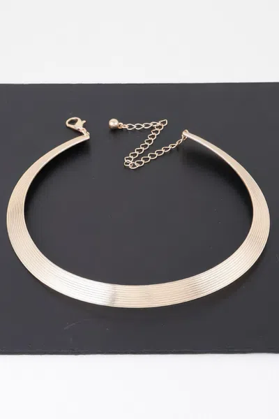Fashnzfab Shiny Modern Choker Necklace In Gold