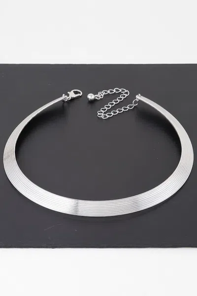 Fashnzfab Shiny Modern Choker Necklace In Silver