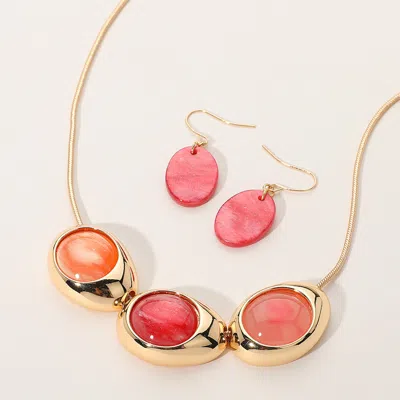 Fashnzfab Sparkled Celluloid Acetate Pebble Link Pointed Necklace In Gold