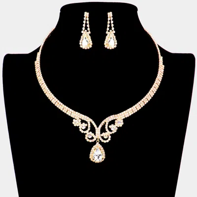 Fashnzfab Teardrop Accented Rhinestone Necklace In Gold