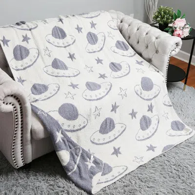 Fashnzfab Ufo Spaceship Patterned Reversible Throw Blanket In White