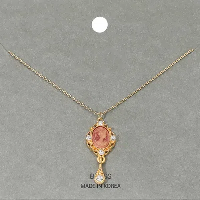 Fashnzfab Vintage Cameo Pendant Necklace In Gold