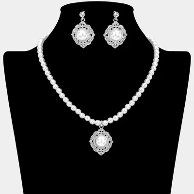 Fashnzfab Vintage Pearl Pendant Necklace In Metallic