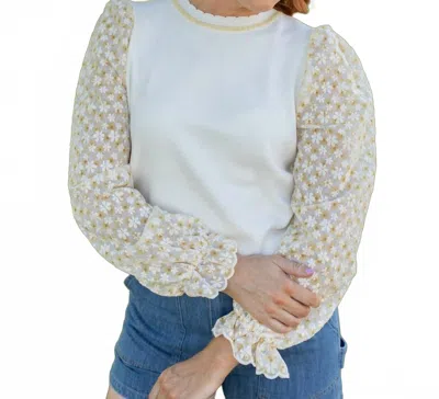 Fate Honey Bee Floral Puff Sleeve Top In White