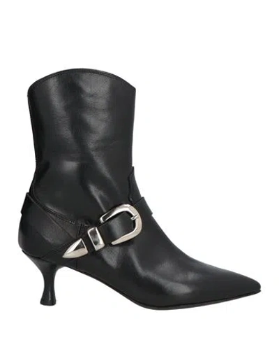 Fauzian Jeunesse Woman Ankle Boots Black Size 7.5 Leather