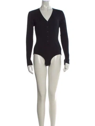 Pre-owned Favorite Daughter V-neck Sweater In Black