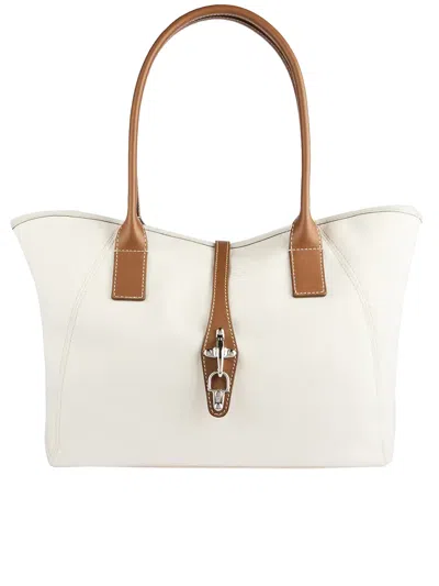 Fay Borsa In White