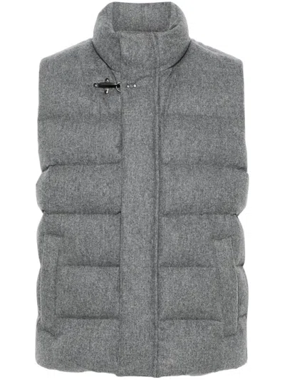 Fay Gancini-buckle Gilet In 灰色