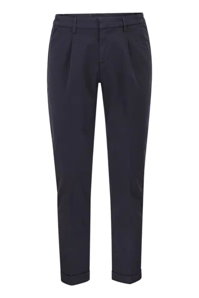Fay Pantalone Capri In Black