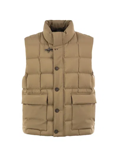 Fay Quilted Hook Gilet In Brown