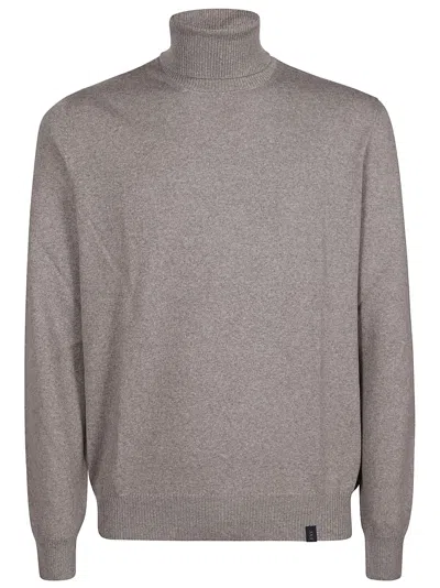 Fay Turtle Neck Sweater In Kaki Chiaro