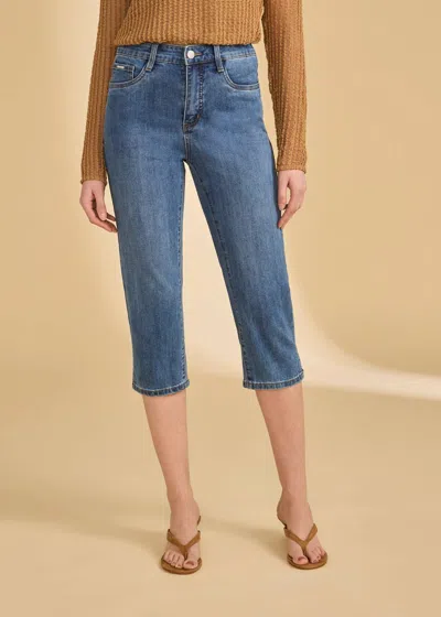 Fdj Basic Suzanne Capri Pants In Medium Wash In Blue