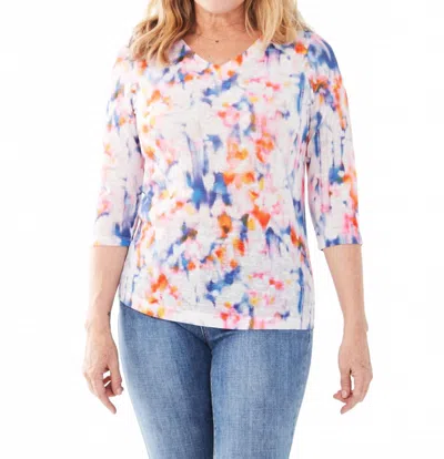 Fdj Tawny Three Quarter V-neck Top In Petal Reflections In White