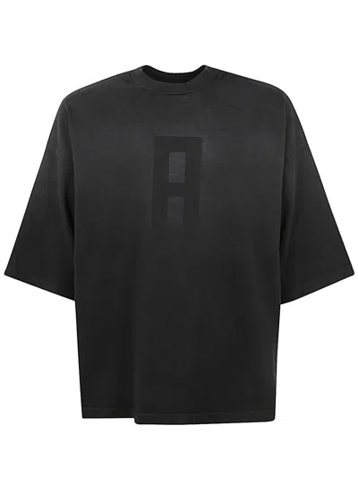 Fear Of God Airbrush 8 Ss Tee Clothing In Black