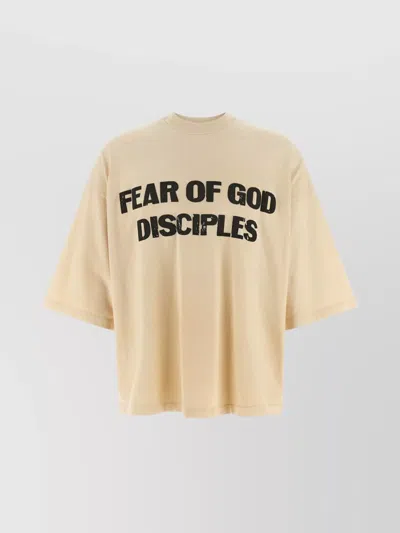 FEAR OF GOD GRAPHIC PRINT CREW NECK SHORT SLEEVE T-SHIRT