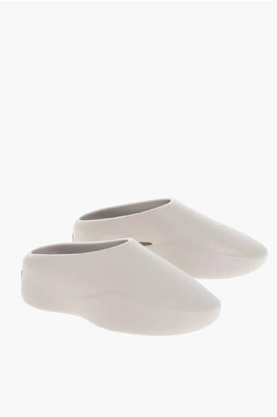 Fear Of God Solid Color Rubber Eva Runner Slides With Cut-out Details In Gray
