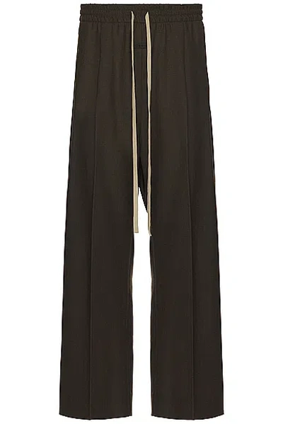 Fear Of God Wool Canvas Single Pleat Wide Leg Trouser In Mocha