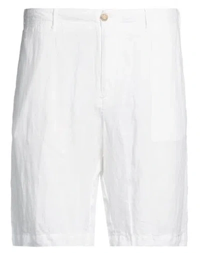 Fedeli Man Shorts & Bermuda Shorts White Size 44 Linen