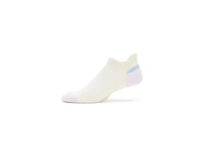Feetures Elite Max Cushion No Show Tab No Show Socks Shoes Lilac Breeze: Sm (us Women's Shoe 4-6.5) In White