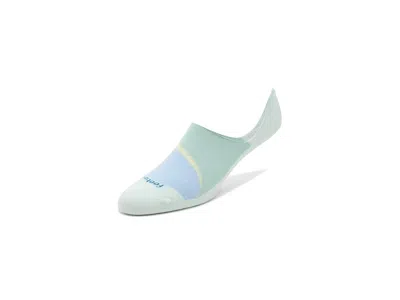 Feetures Everyday Ultra Light Invisible Quarter Length Socks Shoes Mint Ebb: Md (us Men's Shoe 6-8.5 - Women' In Blue