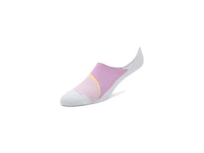Feetures Everyday Ultra Light Invisible Quarter Length Socks Shoes White Flow: Md (us Men's Shoe 6-8.5 - Wome In Pink