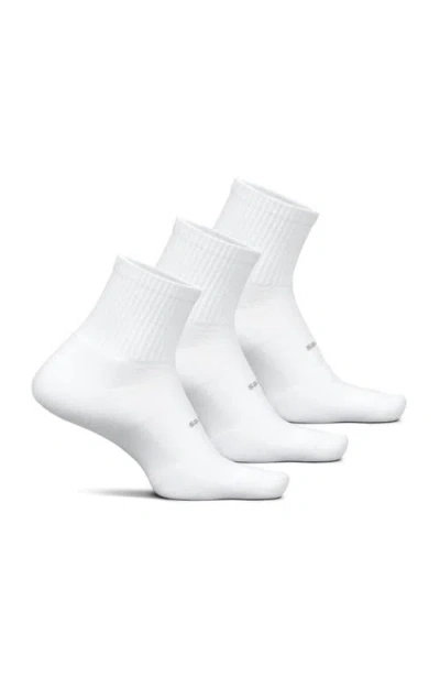 Feetures High Performance Max Cushion Quarter Tall Sock Moisturewicking Athletic Socks In Pure