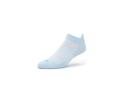 Feetures High Performance Ultra Light Tab Quarter Length Socks Shoes Sea Ice: Sm (us Women's Shoe 4-6.5) In Blue