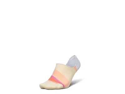Feetures Women's Everyday Invisible Women's Knee High Socks Shoes Boardwalk Coral: Lg (us Men's Shoe 9-12 - W In Neutral